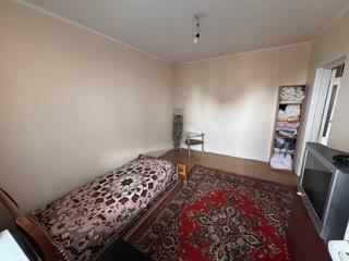 Продається 3-кімнатна квартира, метро Теремки, Голосіївський