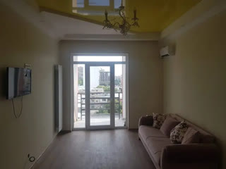 იყიდება 2 ოთახიანი ბინა სანზონაში
