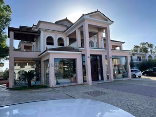 600 m² Building