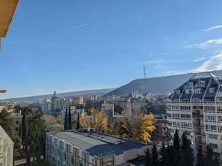 ქირავდება 3 ოთახიანი ბინა საბურთალოზე