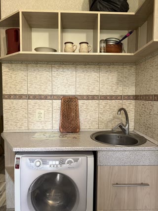 For Sale: Studio near KHTZ Metro