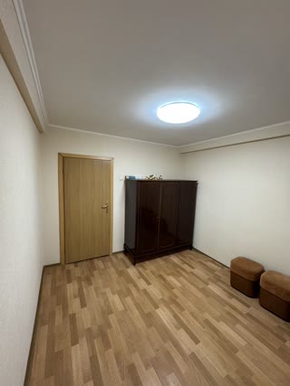 Продається 2-кімнатна квартира, Лісовий Масив, метро Лісова