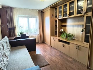 Продаж 2-кімнатної квартири біля Кадетський Гай