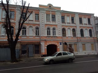 продам однокомнатну квартиру поруч з м