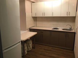 For Sale 1-room Apartment on Constitution Square, Center