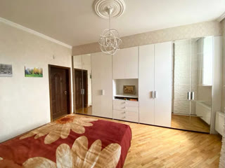 Продається 3-кімнатна 2-рівнева квартира, 135 кв.м. на вул. Антоновича