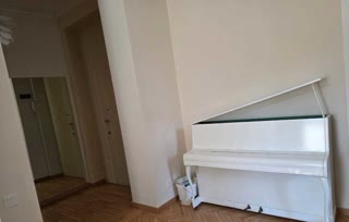 იყიდება 2 ოთახიანი ბინა ვაკეში