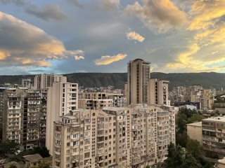 ქირავდება 2 ოთახიანი ბინა საბურთალოზე