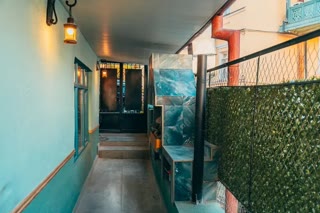 Universal commercial space for rent in Sololaki