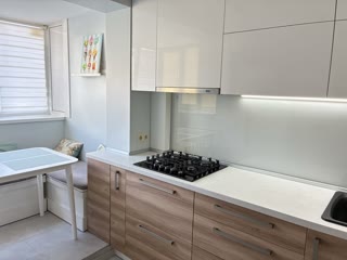 Продаж 3-кімнатної квартири на Оболонь біля метро поруч Парк Наталка