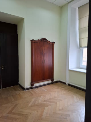 ქირავდება საოფისე სივრცე რუსთაველზე
