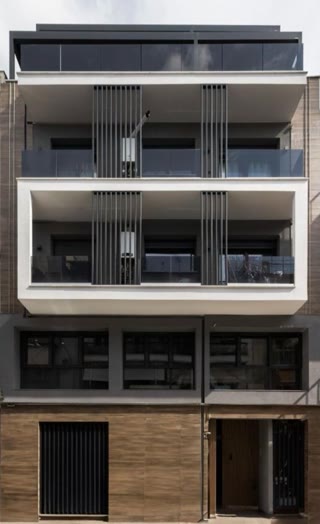 550 m² Building
