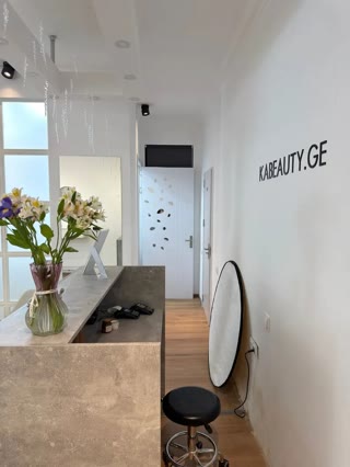 Universal commercial space for rent in Vake