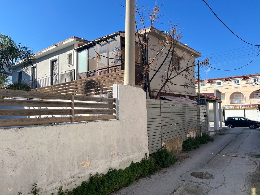 Συγκρότημα διαμερισμάτων 322τ.μ.