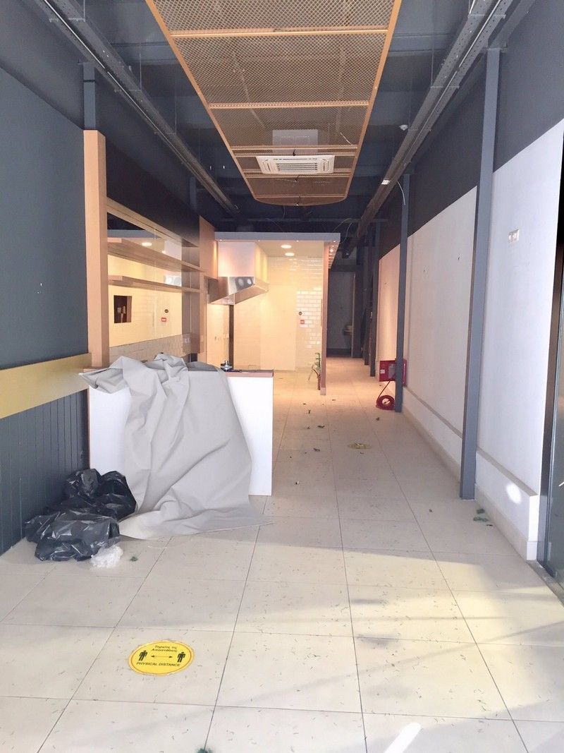150 m² Store