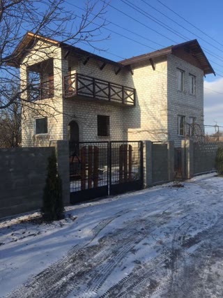 Дім 2х поверховий у Змієві