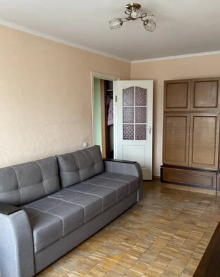 Продаж 2к квартири 43.7 кв. м на вул. Пантелеймона Куліша, 10хв до метро Лівобережна