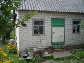Половина дому в місті