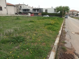 915 m² Plot