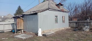 Продам земельну ділянку з невеличким будиночком