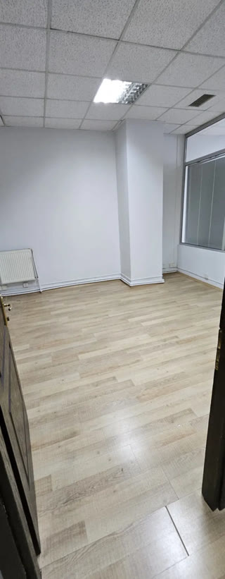 ქირავდება საოფისე კომერციული ფართი საბურთალოზე