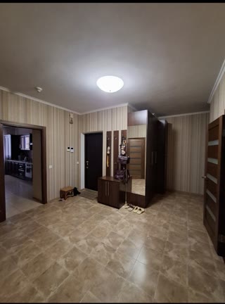 Продаж 3-кімнатної квартири на Позняках біля метро Осокорки