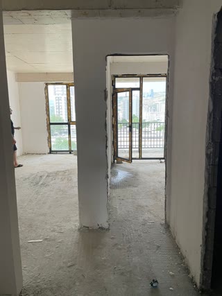 For sale: modern 1-bedroom apartment near Kikvidze Park.