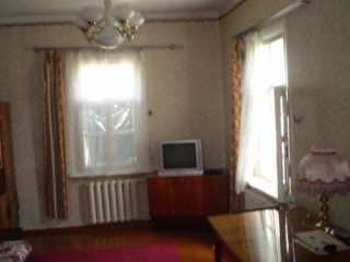 Половина дому в місті