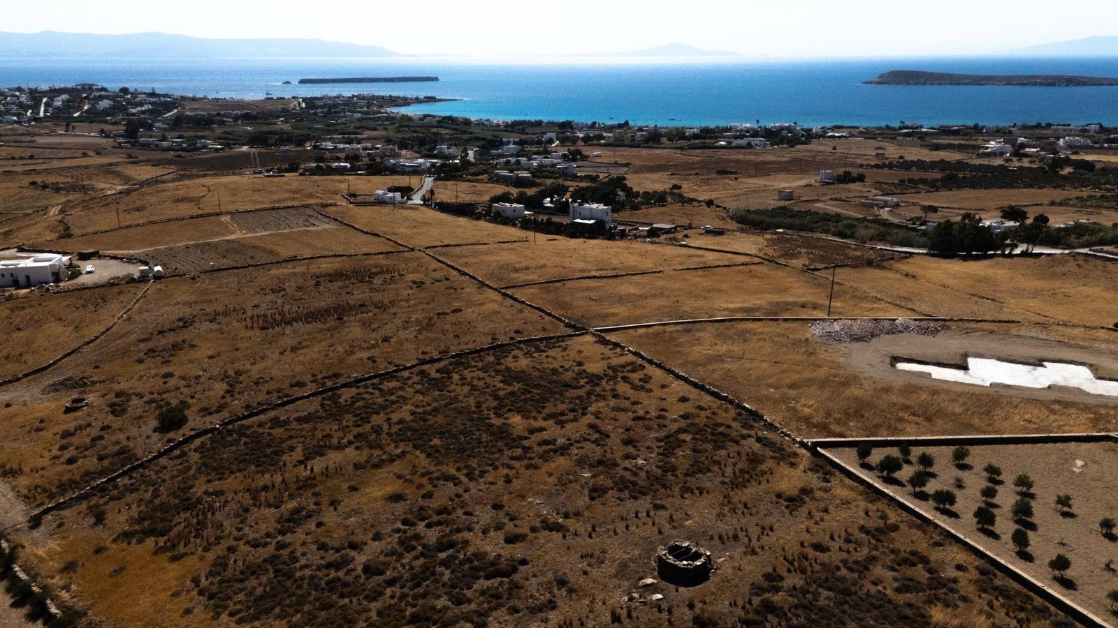 Plot of 7001 m²