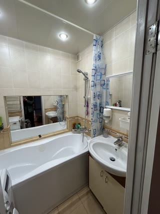 Продам 2-х к квартиру пос. Жуковського