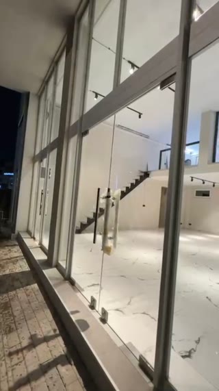 For Sale: 75 sq.m. Universal Glass-Fronted Commercial Space in Old Batumi