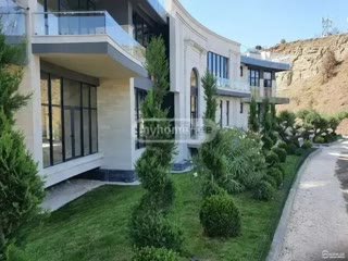 იყიდება უნივერსალური კომერციული ფართი საბურთალოზე