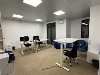 🏢 Turnkey 7-Room Equipped Office Space with Private Balconies – Old Batumi