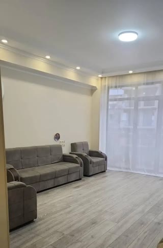 იყიდება 5 ოთახიანი ბინა საბურთალოზე
