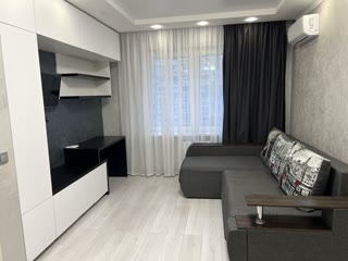 Продаж 1-кімнатної квартири в ЖК Патріотика біля метро Позняки та Осокорки