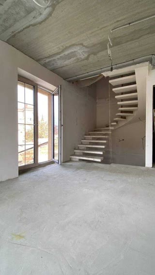 Продаж трирівневої квартири 94 м² + тераса 54 м² | Центр