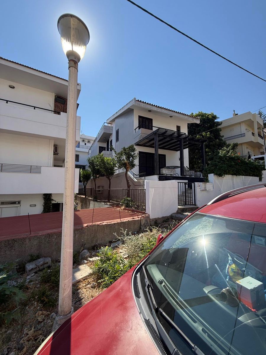 Μεζονέτα 300 τ.μ.