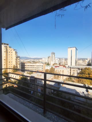 იყიდება 3 ოთახიანი ბინა პანორამულიხედით ცენტრალურ საბურთალოზე