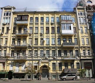 Продається 2-х кімнатна квартира по вул. Саксаганського