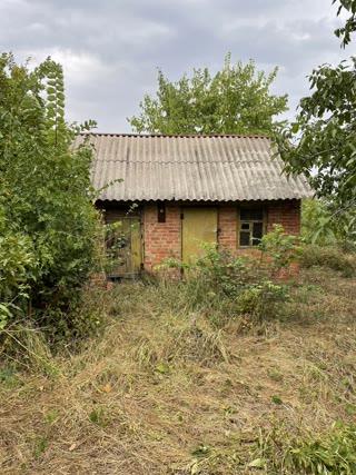 Land plot with a non-residential building