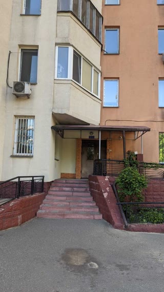 Продаж 3-кімнатної квартири-офіс біля метро Діміївська