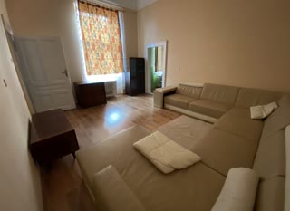 3-х кімнатна квартира Центральна площа Берегово