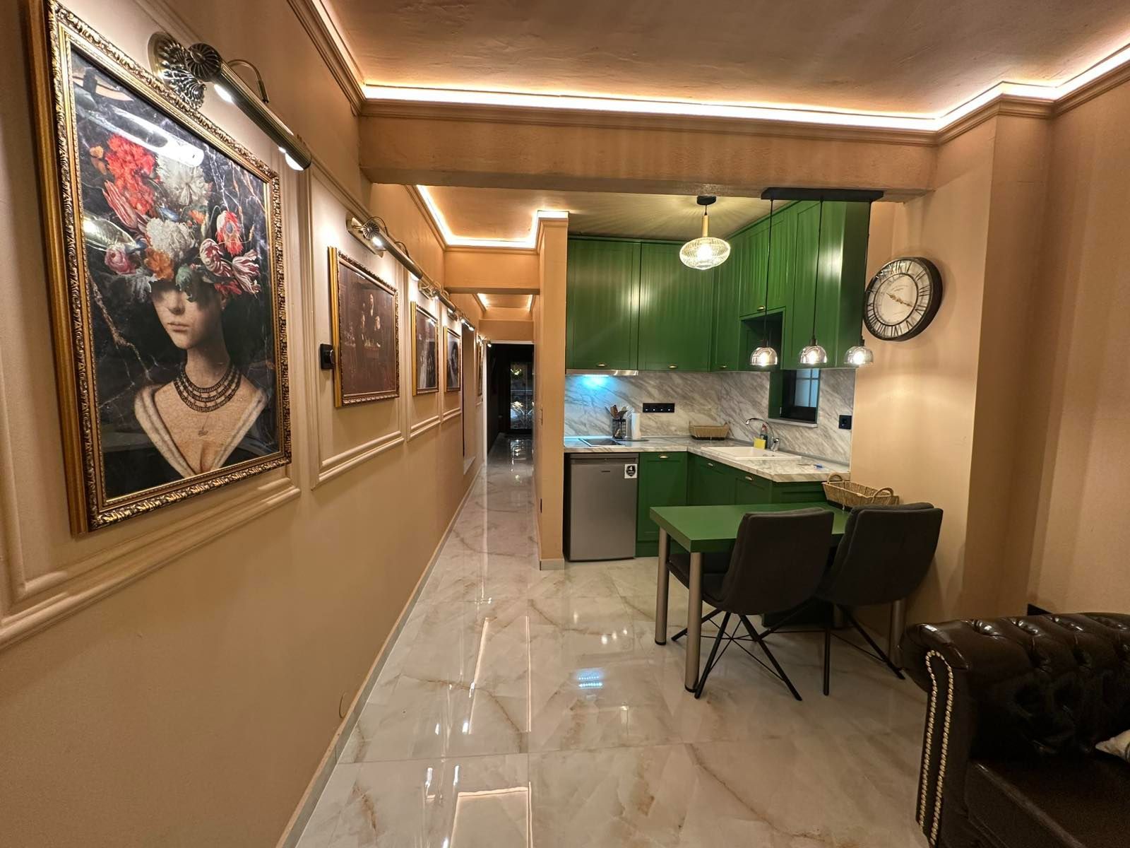 Студия 55 м²
