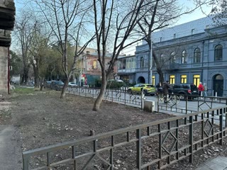 Продается офис в престижном районе Тбилиси Чугурети.