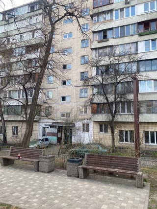 Sale of a 2-room apartment in Yurkivtsi