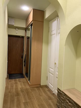 Продам 4 квартиру 100 кв в центрі