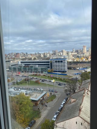 Прдаж 3-кімнатна квартира біля метро Вокзальна