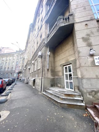 Круглоуниверситетська 18/2, Бессарабка. Продам шоурум офіс