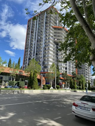 Продается 3-комнатная квартира в районе Санзона