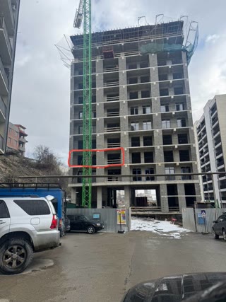 იყიდება 3 ოთახიანი ბინა საბურთალოზე